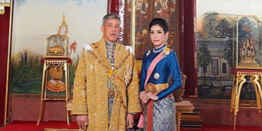 Maha Vajiralongkorn Kritiker Erhielten Nacktbilder Seiner Geliebten