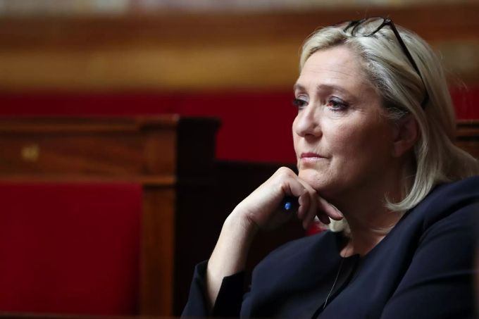 Die Rechtspopulistin Marie Le Pen möchte im Wahlkampf 2022 wieder antreten. Debatte zur Migraton