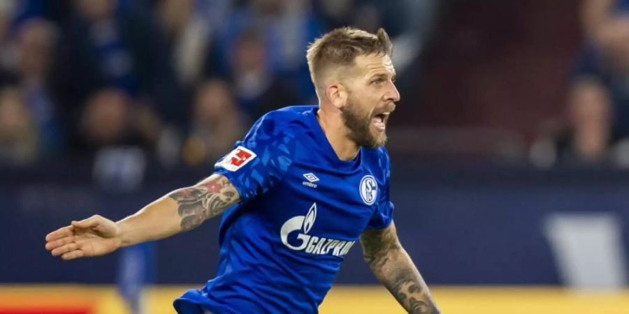 Schalkes Guido Burgstaller wartet in dieser Saison noch auf ein Erfolgserlebnis. Foto: David Inderlied/dpa