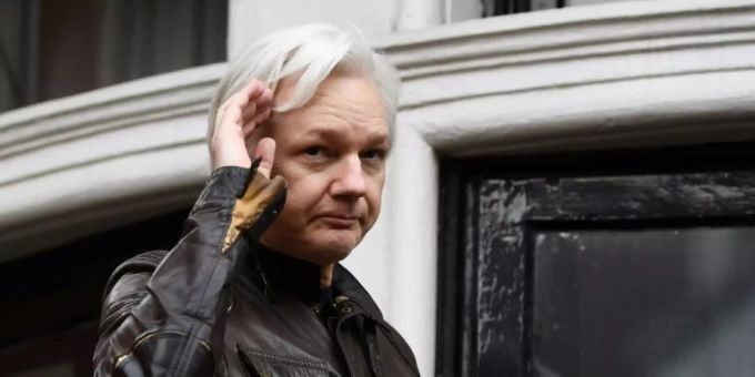 Für Julian Assange - Genfer Parlament fordert humanitäres Visum