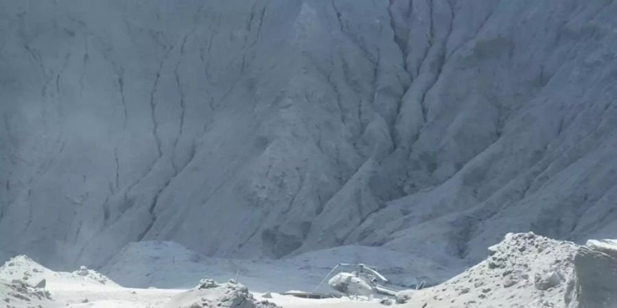 Wrack eines Hubschraubers auf White Island