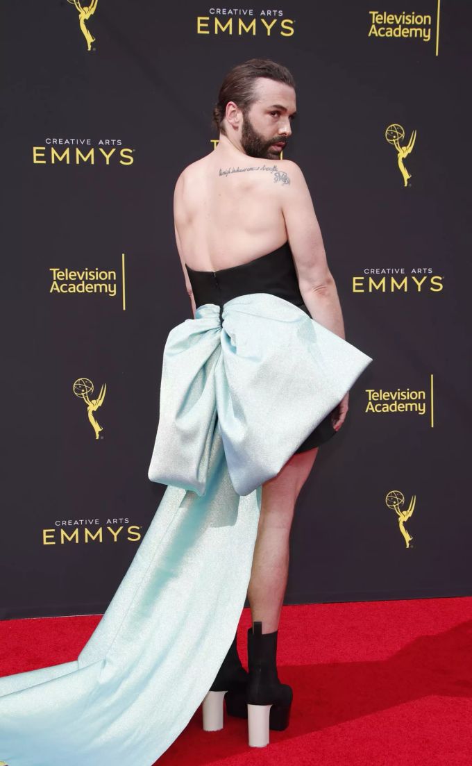 Jonathan Van Ness kommt auf dem roten Teppich für die Creative Arts Emmy Awards 2019 im Microsoft Theater in Los Angeles. hiv Jonathan Van Ness