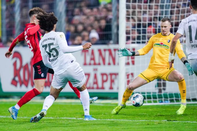 Eingewechselt, drin das Ding. Bei Bayern München legte Joshua Zirkzee einen Start nach Mass hin. SC Freiburg Bayern München
