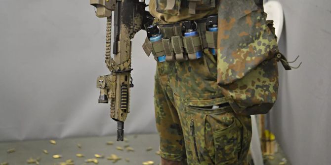 militär armee gewehr