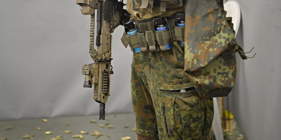 militär armee gewehr