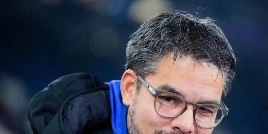 Hat weiter Personalsorgen im Defensivbereich: Schalke-Coach David Wagner. Foto: Rolf Vennenbernd/dpa
