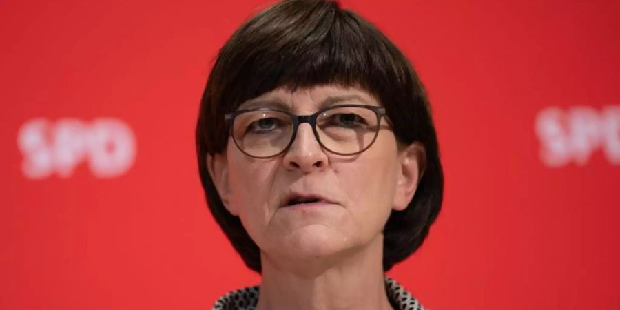 Saskia Esken am Montag während einer Pressekonferenz in der SPD-Zentrale in Berlin. Foto: Michael Kappeler/dpa