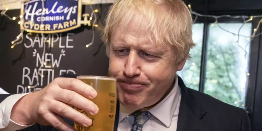 Umfrage sagt Boris Johnson Sieg voraus