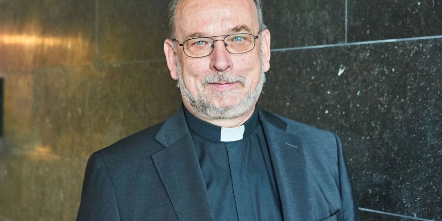 «Ich hoffe, (...) jeglichen weiteren Schaden von den Betroffenen des Missbrauchs und der Kirche zu vermeiden, (...)»: Lorenz Wolf.