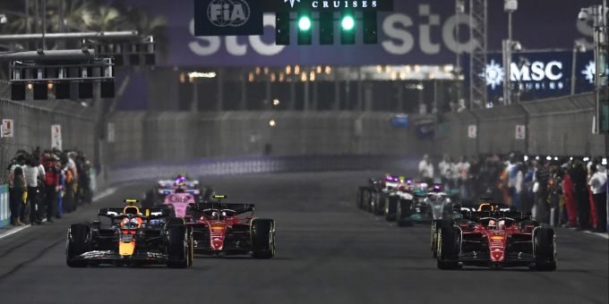 Die Formel 1 beim Start zum Saudi-Arabien-GP. Formel 1 Saudi-Arabien