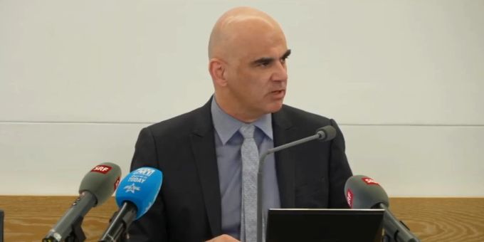 «Bessere Lage» - Berset kündet rasches Ende der Homeoffice-Pflicht an