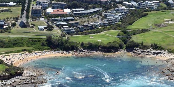 Bis Ende Juni werden von Little Bay bis zum berühmten Bondi Beach täglich 15 intelligente Langleinen, sogenannte Smart-Drumlines, installiert. Foto: Mick Tsikas/AAP/dpa Bis Ende Juni werden von Little Bay bis zum berühmten Bondi Beach täglich 15 intelligente Langleinen, sogenannte Smart-Drumlines, installiert. Foto: Mick Tsikas/AAP/dpa
