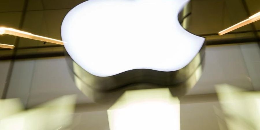 Die US-Firma Apple verkauft derzeit keine Produkte mehr in Russland. Foto: Peter Kneffel/dpa