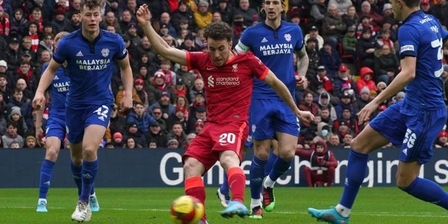 Diogo Jota (M) vom FC Liverpool in Aktion. Foto: Peter Byrne/PA Wire/dpa