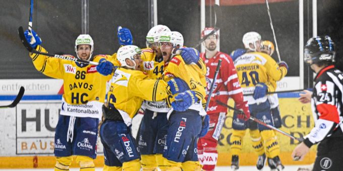 Der HC Davos dreht die Partie gegen Rappi. hc davos