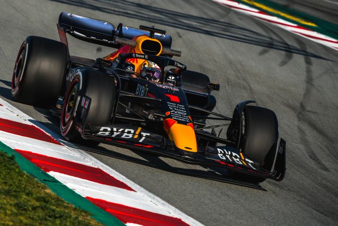 Max Verstappen (Red Bull Racing) beim Vorsaison-Test der Formel 1 in Barcelona. Max Verstappen Red Bull