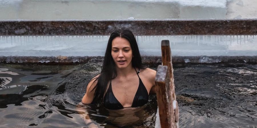 In Russland hat das Eisbaden einen religiösen Hintergrund.