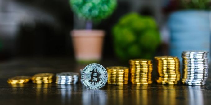 Ein Bitcoin (Symbolbild) bitcoin kurs