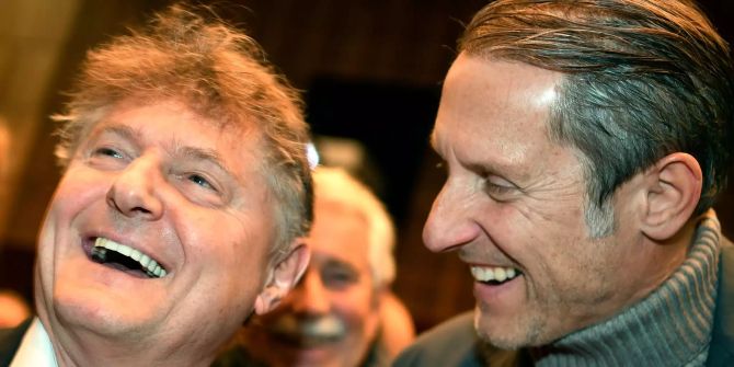 Zwei Klubs, zwei Sieger: FCZ-Präsident Ancillo Canepa und GC-Boss Stephan Anliker lachen nach der gewonnenen Abstimmung.