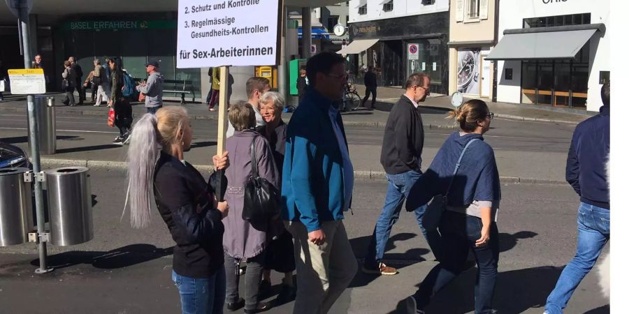 Rund 20 Prostituierte sind dem Demonstrationsaufruf gefolgt. In Basel gibt es rund 200 Bordelle.