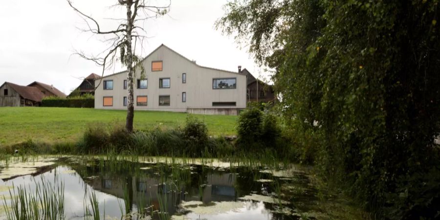 Ein neues Einfamilienhaus der Kunz Architekten am Rande des Weilers Kirchbühl in Sempach LU.