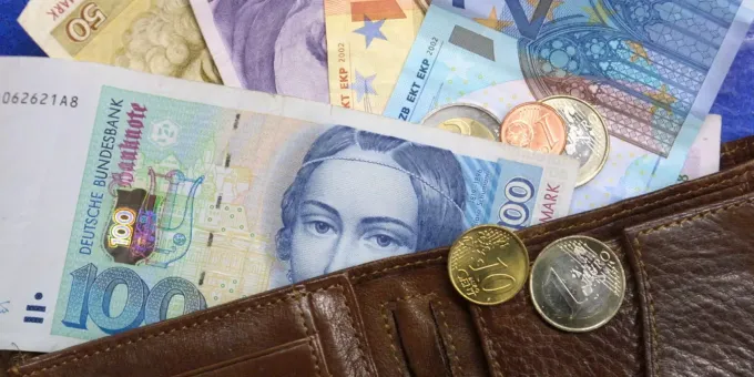 Knapp 17 Jahre Nach Euro Bargeld Noch Milliarden Mark Im Umlauf