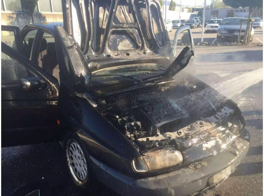 Am Auto entstand Totalschaden - Kapo St. Gallen