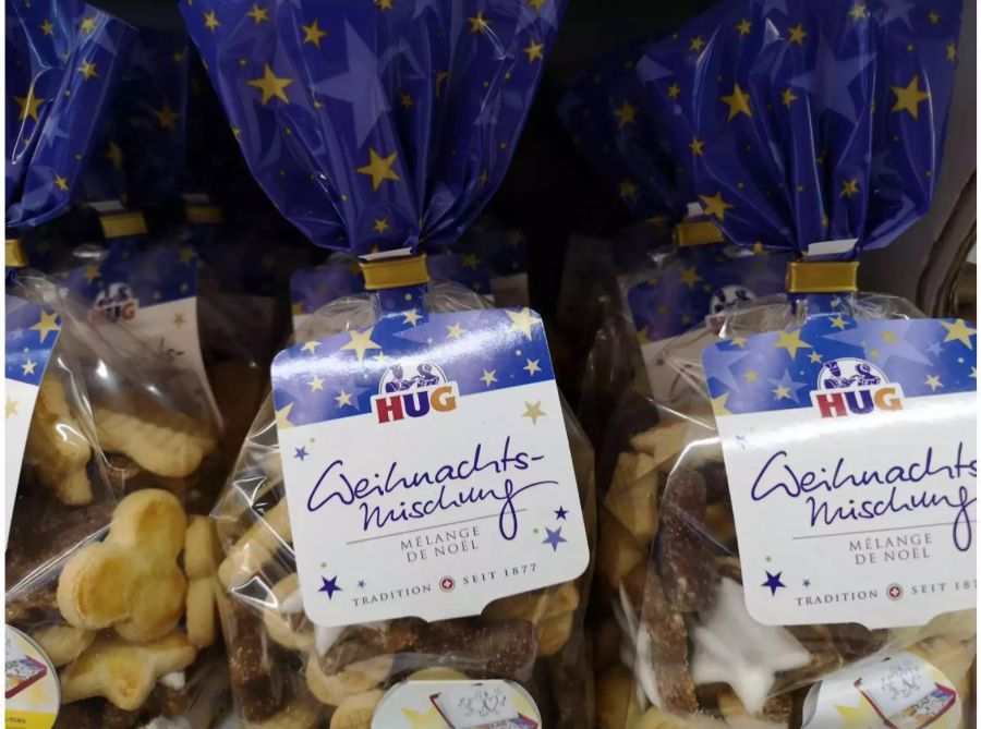 Auch Lidl verkauft schon Weihnachtsgebäck wie Zimtsterne und Mailänderli.