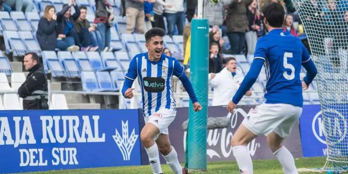 Recreativo Huelva spielt zurzeit in der dritthöchsten spanischen Liga. Recreativo Huelva spielt zurzeit in der dritthöchsten spanischen Liga.