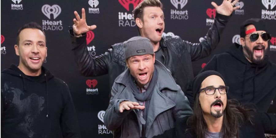 Die Backstreet Boys, Howie Dorough (l-r), Brian Littrell, Nick Carter, Kevin Richardson und Alexander James McLean, kommen zum iHeartRadio Jingle Ball.