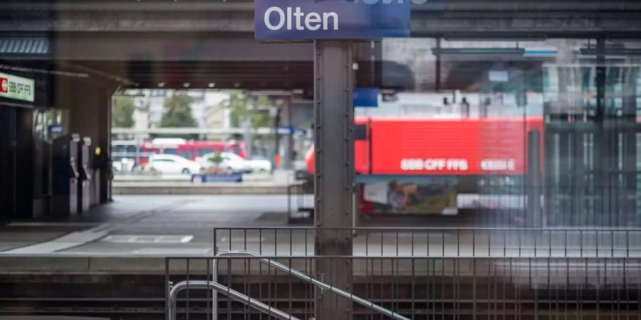 Am Bahnhof Olten im Kanton Solothurn kam es am Samstagabend zu einer Messerstecherei (Archivbild).