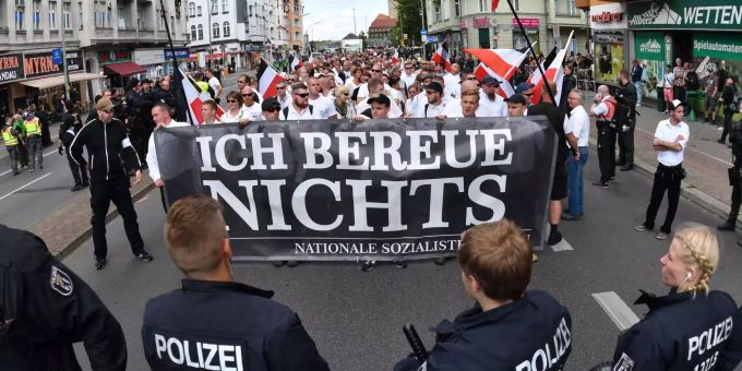 Rechtsextreme demonstrieren in Berlin. Rechtsextreme demonstrieren in Berlin.