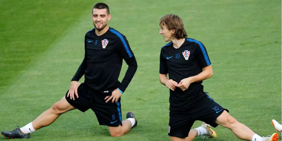 Mateo Kovacic (links) während eines Trainings mit Luka Modric, seinem Teamkollegen bei Real Madrid.