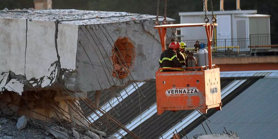 Rettungskräfte im Einsatz.