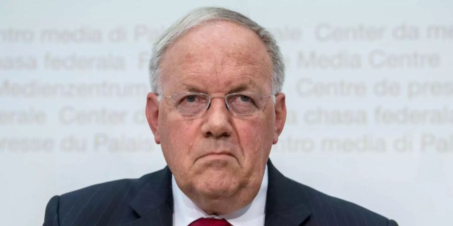 Johann Schneider-Ammann hat gar keine Freude daran, dass die Gewerkschaften nicht über die Flankierenden Massnahmen sprechen wollen.