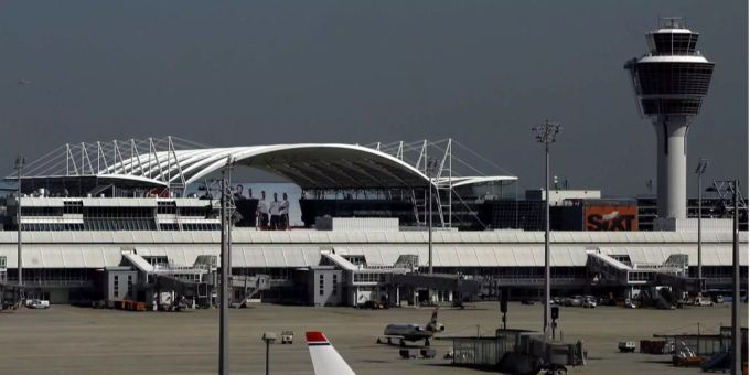 Kurz vor dem Ablug verschwand ein 55-jähriger Grieche am Flughafen München. Flughafen München