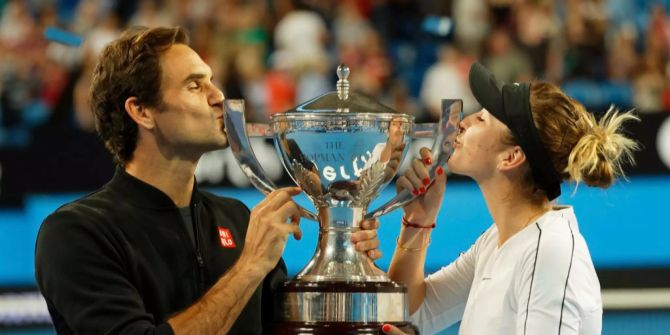 Federer und Bencic gewinnen des Hopman Cup.