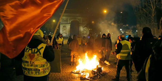 Asiaten besorgt - Gelbwesten-Proteste drückt Touristenzahlen in Paris
