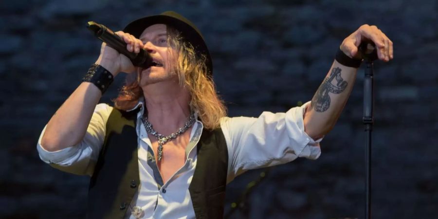 Nic Maeder von Gotthard singt am 29.7.18 in Bellinzona.