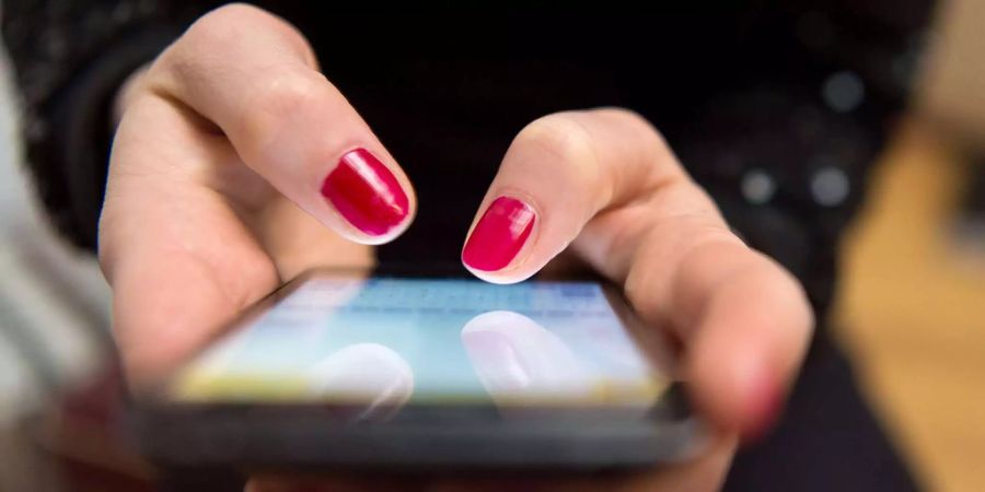 Die Sprachlern-App «aCHo» soll das Deutschlernen erleichtern.