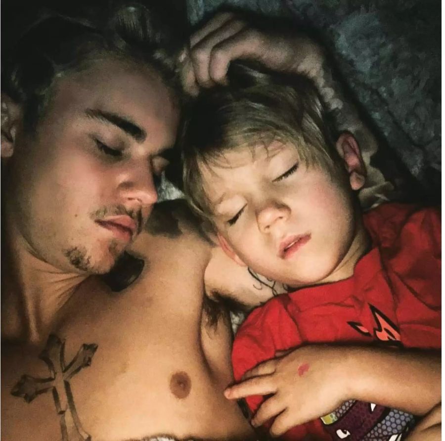 ... und Bruder Jaxon.