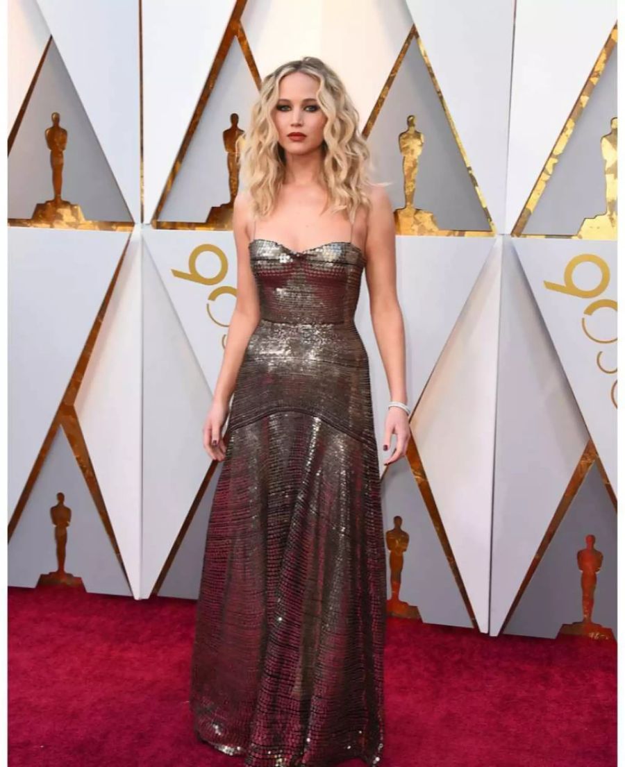 Atemberaubend: Jennifer Lawrence präsentierte in Gold eines der schönsten Kleider des Abends.