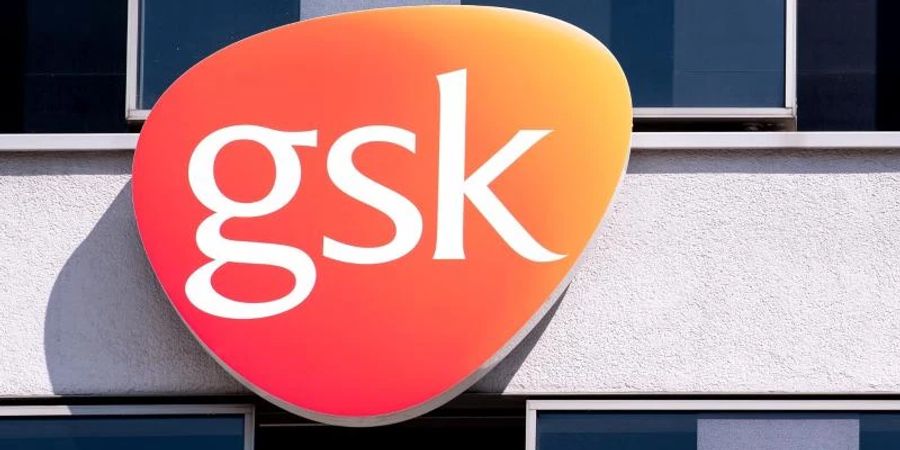 Das Logo von Glaxosmithkline ist am deutschen Firmensitz in München. Foto: Sven Hoppe/dpa