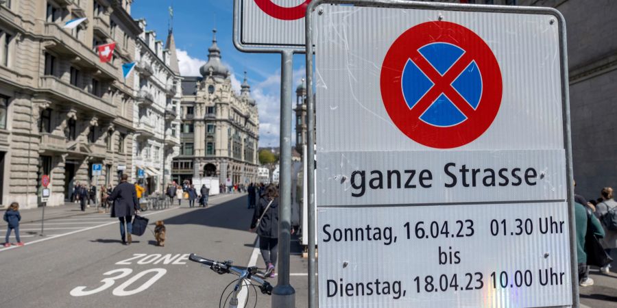 Strassensperre in Zürich (Symbolbild).