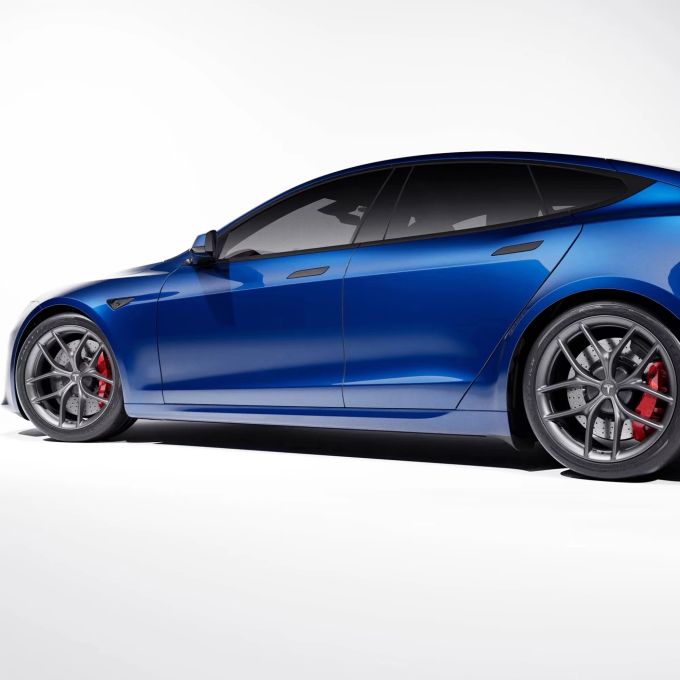 Herzstück des Track Package sind die Schmiede-Felgen und die Keramik-Bremsanlage Tesla Model S Plaid