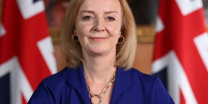 Liz Truss Dschungelcamp