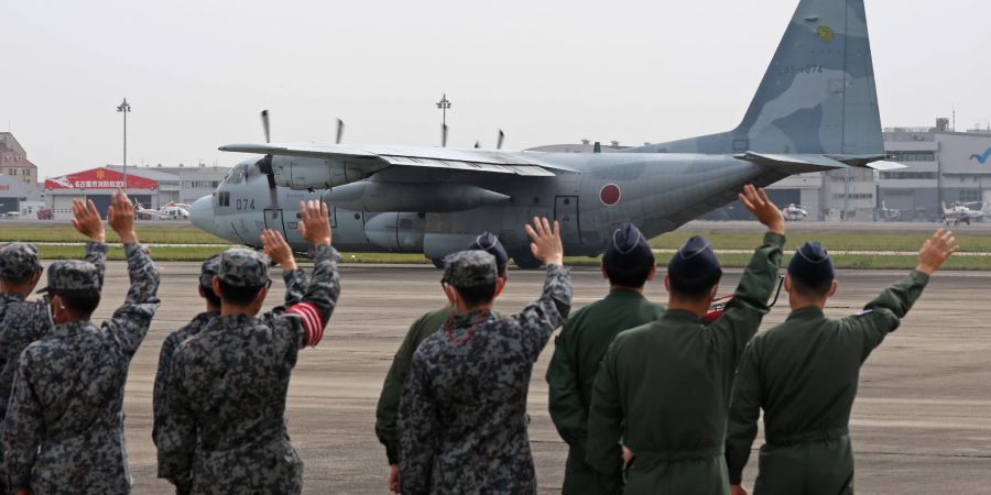 Japan begins operation to evacuate citizens from Sudan