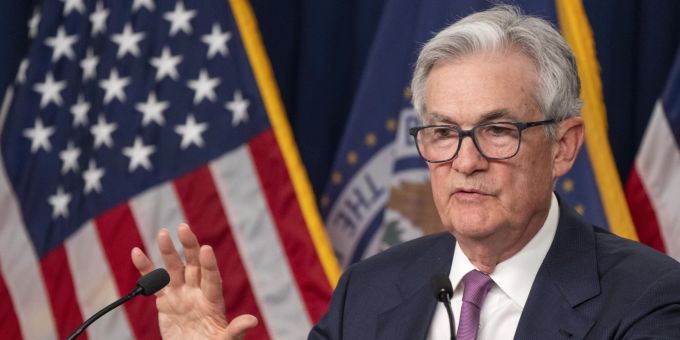 US-Notenbankchef Jerome Powell spricht bei einer Konferenz. (Symbolbild) donald trump zölle