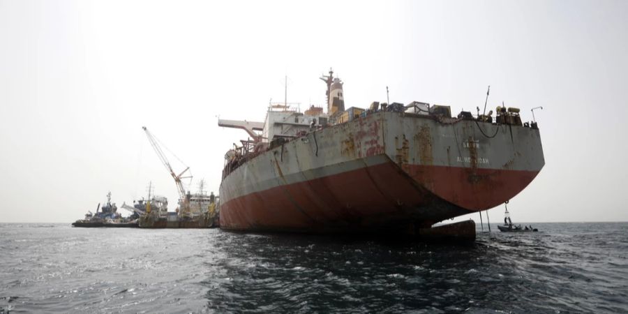 Der marode Tanker «FSO Safer»  liegt vor der Küste des Jemen.