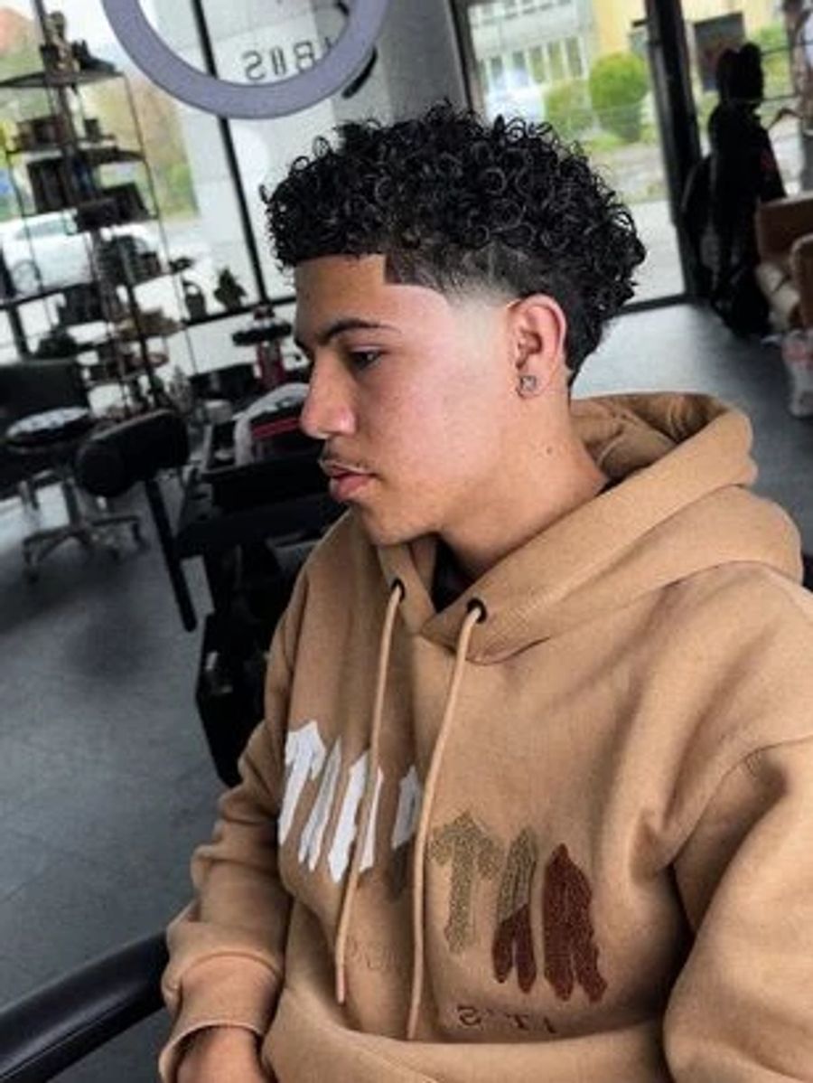 Der sogenannte «Taper Fade» wird von jungen Männern besonders oft verlangt, wie Barber Cheyne Lewin Hofer sagt.